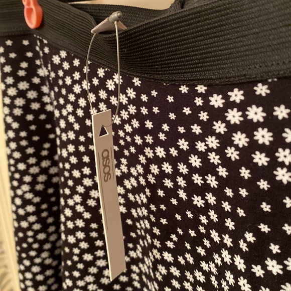 NWT Asos Flippy Mini Skirt - Picture 8 of 9
